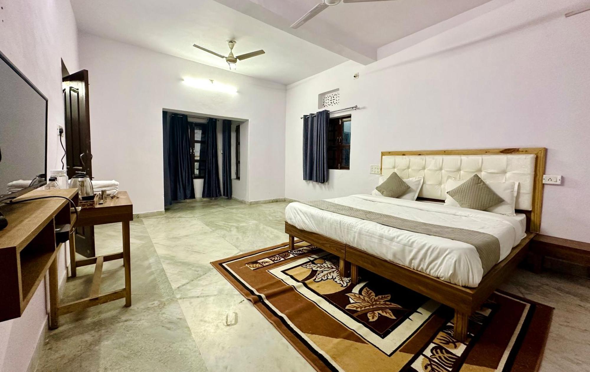 The Burj Resort Luxurious Stay Udaipur Exteriör bild
