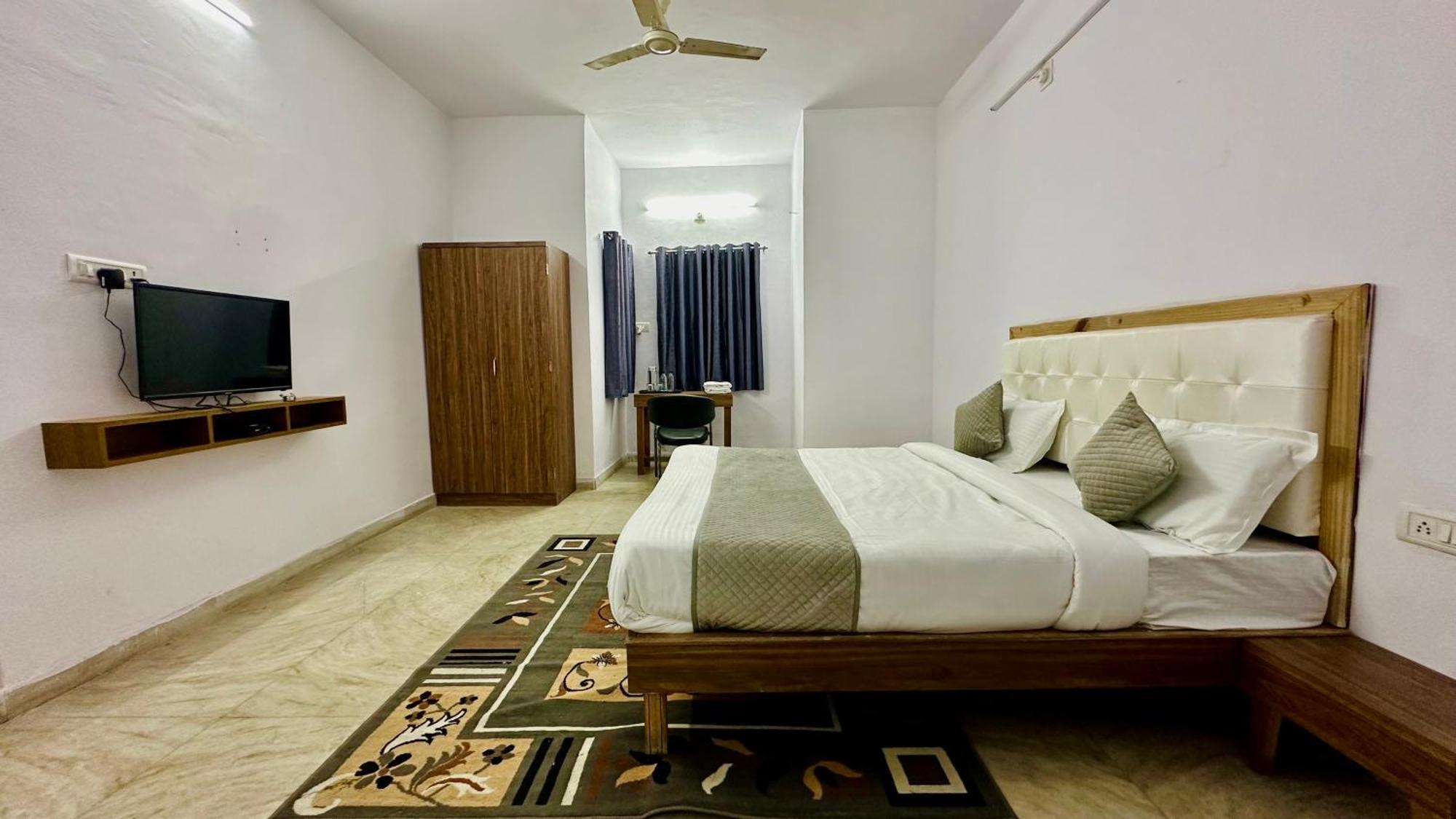 The Burj Resort Luxurious Stay Udaipur Exteriör bild