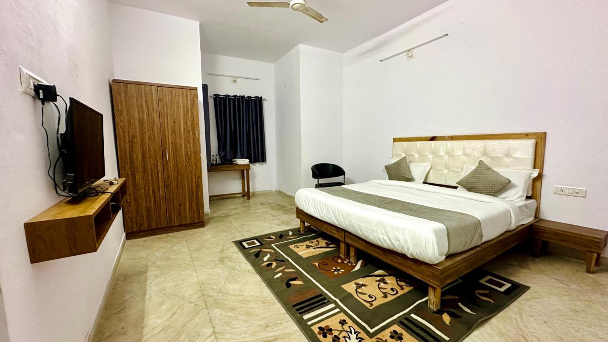 The Burj Resort Luxurious Stay Udaipur Exteriör bild