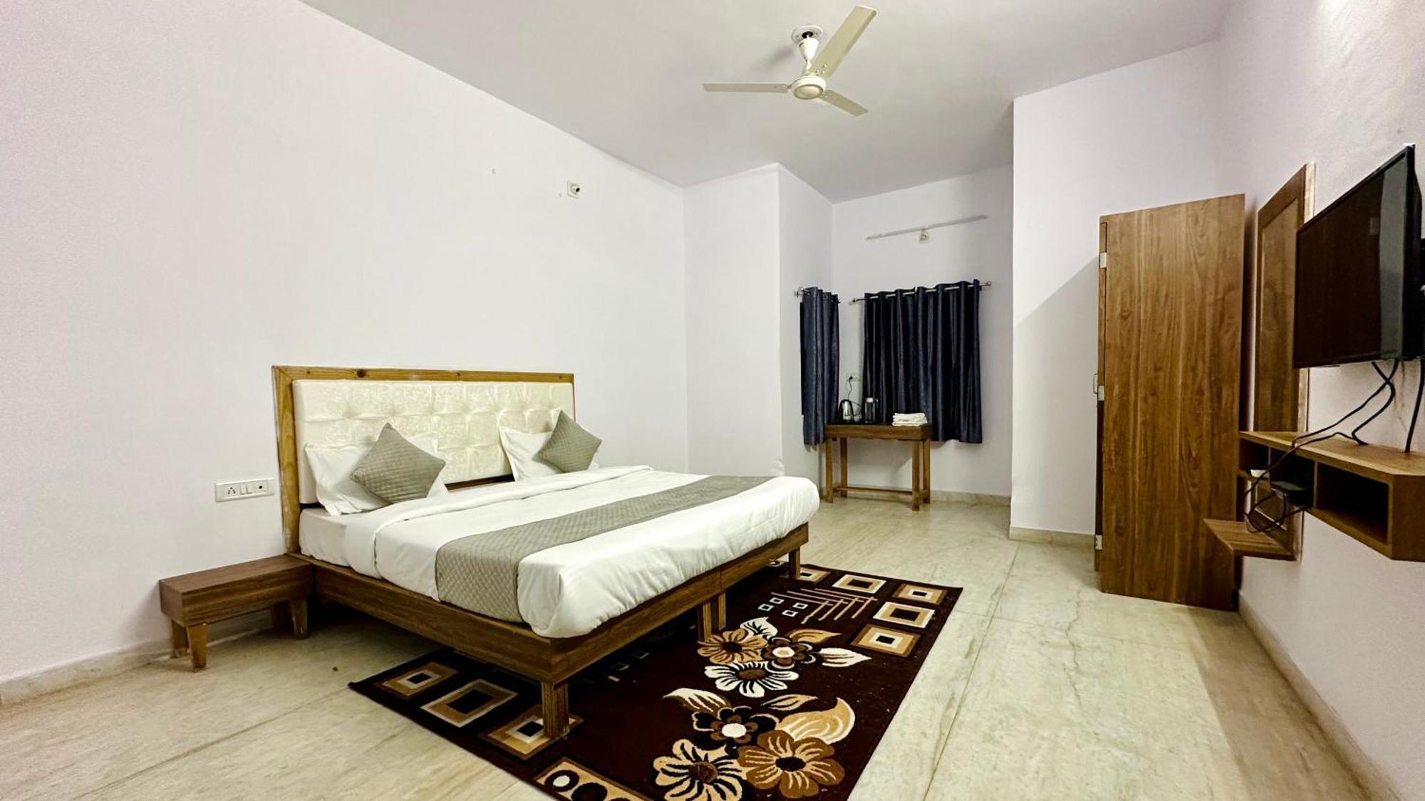 The Burj Resort Luxurious Stay Udaipur Exteriör bild